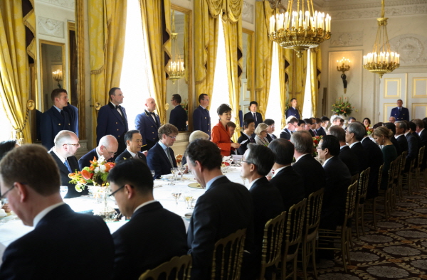 Luncheon hosted by King Willem-Alexander of the Netherlands