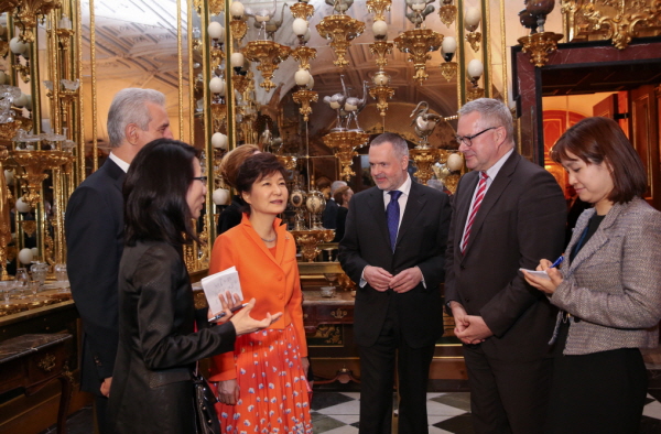Visit to the Gruenes Gewoelbe, a Historic Museum in Dresden