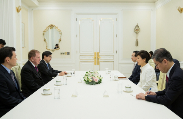 Meeting with Chairman of UN Commission of Inquiry on Human Rights in the Democratic People’s Republic of Korea