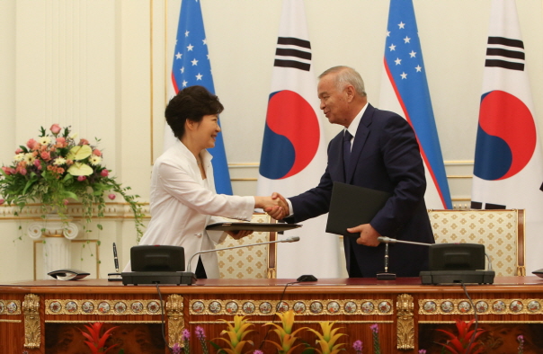 Signing Ceremony and Joint Press Conference