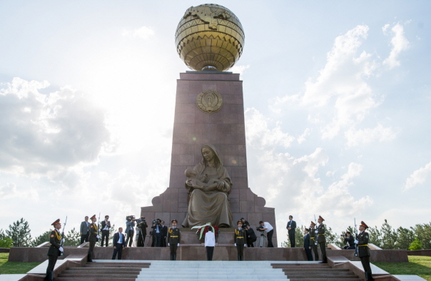 Laying Flowers at the Monument of Independence and Humanism in Tashkent