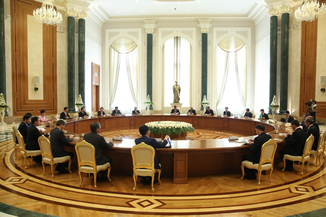 Korea-Turkmenistan Expanded Summit