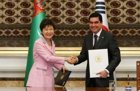 Korea-Turkmenistan Signing Ceremony