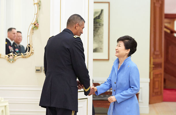 Meeting with the New Commander of the ROK-U.S. Combined Forces Command