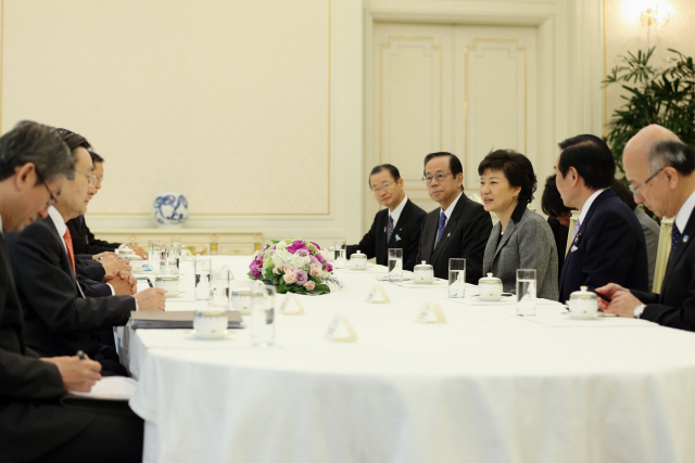 Meeting with the Former Japanese Prime Minister 