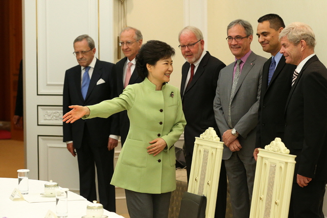 Meeting with the Diplomatic Corps in Korea