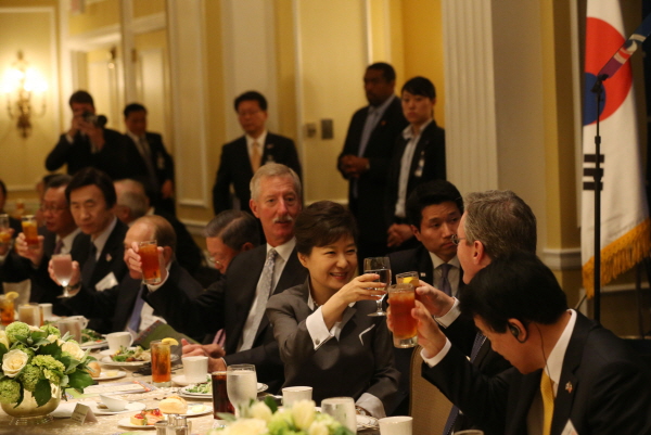 Attending Roundtable Luncheon Hosted by U.S. Chamber of Commerce