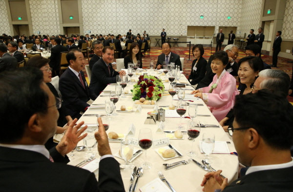 Meeting with Members of the Korean Community in Los Angeles