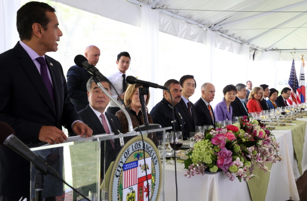 Luncheon Hosted by L.A. Mayor 