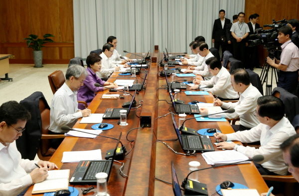 Meeting with Senior Secretaries