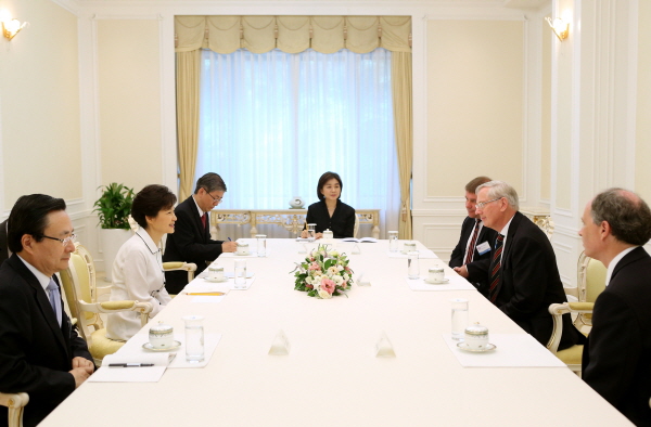 Meeting with the Duke of Gloucester of the United Kingdom