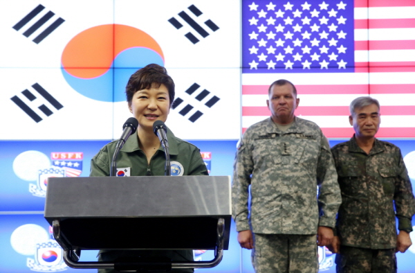 Visit with ROK/US Combined Forces Command Personnel 