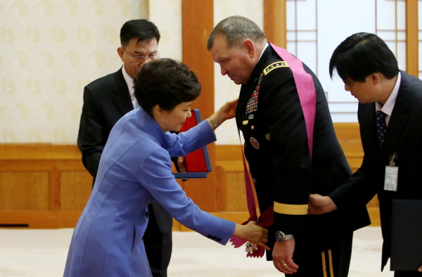 Order of National Security Merit Awarded to the Commander of the ROK-US Combined Forces Command