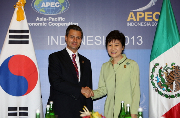 Korea-Mexico Summit on the Sidelines of the APEC Leaders'' Meeting