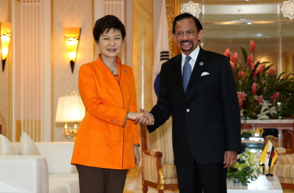 Korea-Brunei Summit on the Sidelines of the ASEAN Summit