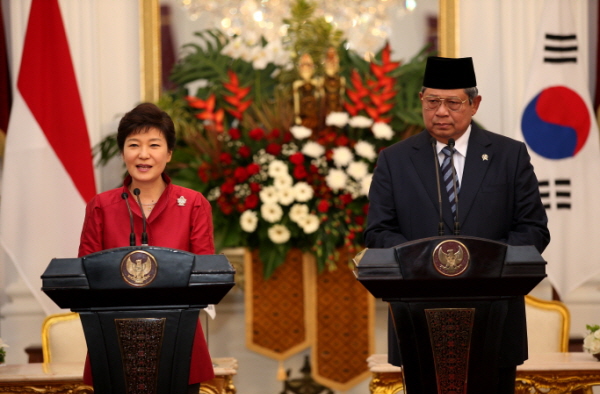 MOU Signing Ceremony and Joint Press Conference