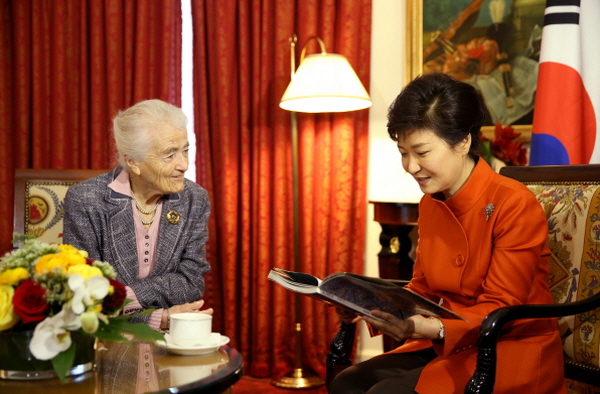 Meeting with the Widow of the Former Prefect of Isere